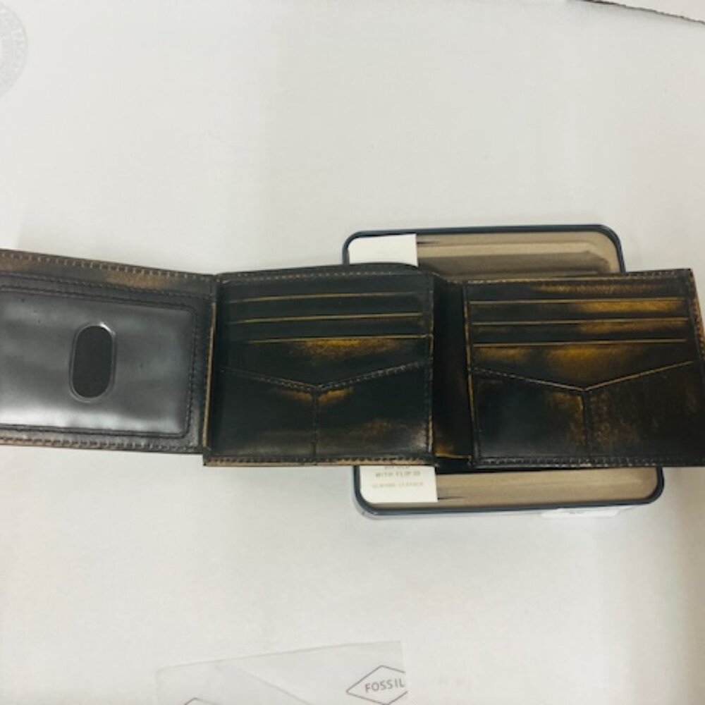 Fossil Wade Flip ID Bifold in Black ML3882001- NEW - Picture 3 of 5